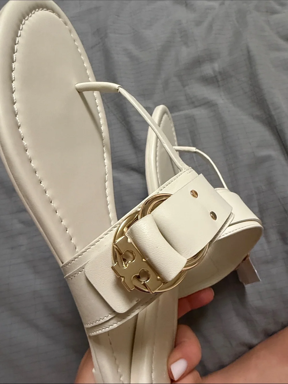 Tory Burch women’s Cream Buckle Thong Slide Sandals size 11 NEW no tags
